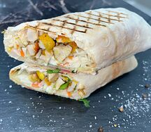 Шаурма с курицей на мангале