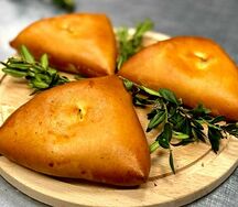 Пирожок с зеленым луком и яйцом