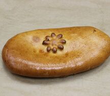Кулебяка с зелёным луком и яйцом