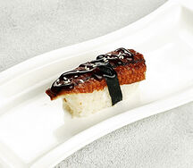 Суши с угрем