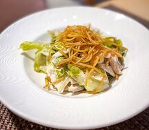 Салат с курицей и картофелем пай