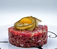 Тартар из розовой телятины