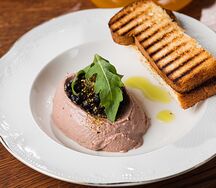 Паштет из куриной печени с мармеладом из сидра