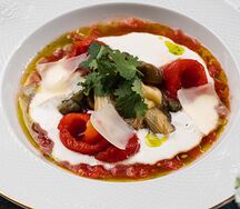 Закуска со страчателлой, баклажаном и перцем