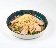 Салат с копчёной грудкой