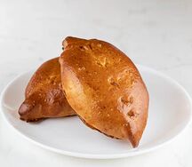 Пирожок с картофелем и мясом