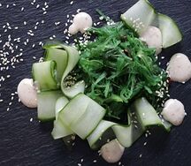 Салат Чука с огурцом