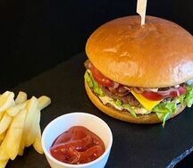 Комбо Большой Бургер Фрай с картошкой фри и соусом