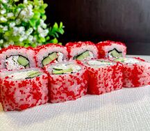 Калифорния со снежным крабом в икре