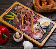 Мясная тарелка