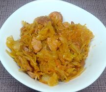 Тушеная капуста с сосисками