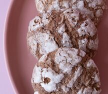 Печенье шоколадное с орешками