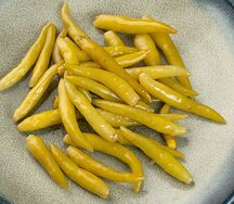 Острый перчик маринованный