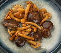 Ассорти маринованных грибов