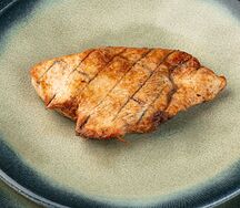 Стейк из индейки на углях