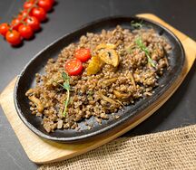Гречка с грибами и жареным луком