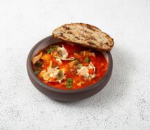 Томатный суп с креветками и васаби