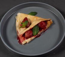 Блинчики с клубничным вареньем
