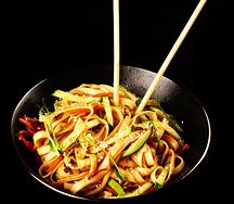 Wok с лапшой овощной
