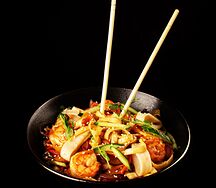 Wok с лапшой с морепродуктами