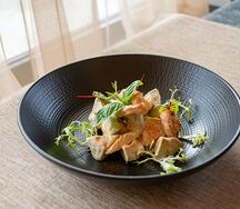 Салат из креветок и авокадо