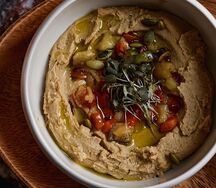Хумус с печеными овощами