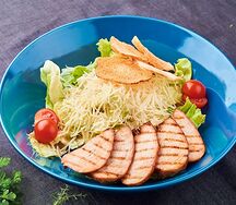 Салат Цезарь с курицей