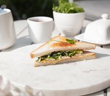 Сэндвич с курицей и сыром