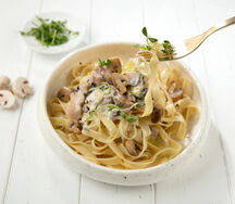 Фетучини с курицей и грибами