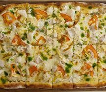 Римская с дальневосточным кальмаром и копченым сыром