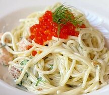 Спагетти с сёмгой и красной икрой