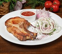 Свиная корейка на углях