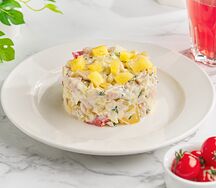 Салат из курицы с ананасом