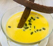 Крем-суп из тыквы с гренками