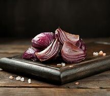 Лук красный на мангале