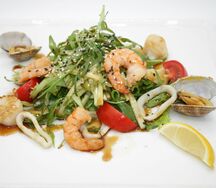 Салат с морепродуктами