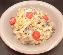 Тальятелли с белыми грибами и шампиньонами