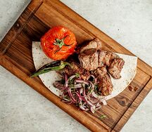 Шашлык из cвинoго окорока