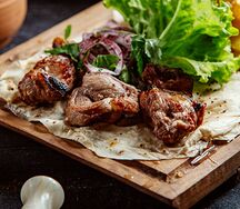 Шашлык из cвинoй шеи