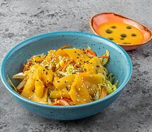 Салат тайский с манго