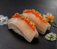 Суши Лакеда с икрой форели Голд