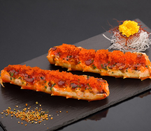 Фаланги камчатского краба с соусом Спайси