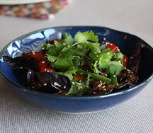 Теплый салат с говядиной и овощами по-грузински