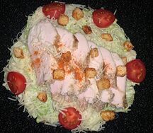 Салат Цезарь с курицей