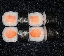 Мини-ролл с копченым лососем