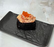 Спайси сяке гункан