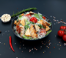 Салат Цезарь с курицей