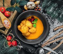 Хрустящая цветная капуста с соусом из хурмы