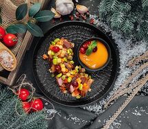 Свинина с фруктовой сальсой