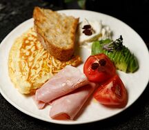 Большой завтрак с куриной грудкой  